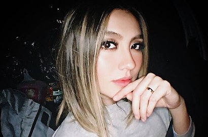 Manisnya Agnes Monica Bikin Kue untuk Juri 'The Voice Indonesia'