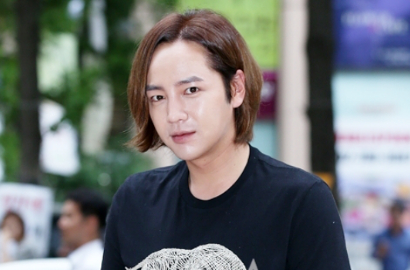 Pakai Celana Sobek, Jang Geun Suk Ceria Hadiri Pesta Perpisahan 'Daebak'