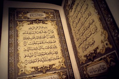 Unggah Foto Hampir Injak Al-Quran, Pria Ini Akhirnya Ditangkap