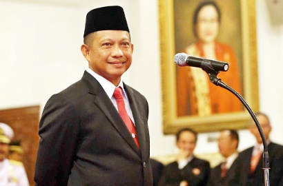 Presiden Jokowi Ajukan Komjen Tito Karnavian Jadi Calon Kapolri