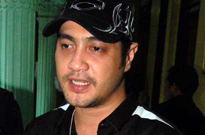 Panik Ditanya Soal IMB Rumah Mewah, Ferry Irawan Lepaskan Tembakan