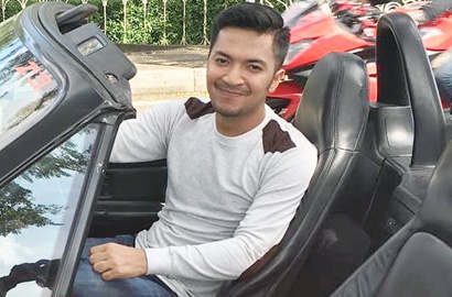 Ihsan Tarore Foto Bareng Wanita Cantik Bukan Denada, Netter Baper
