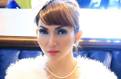 Tangan Kiri Melepuh dan Keluar Asap, Roro Fitria Mengaku 'Dikerjai' Orang