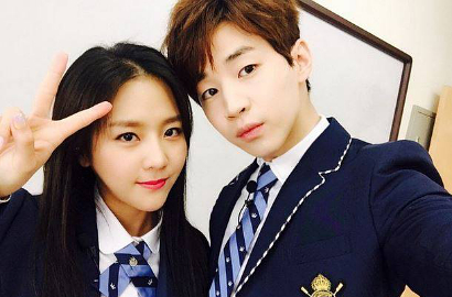 Diamuk Netter, Henry SuJu-M Langsung Hapus Foto Bareng Yewon