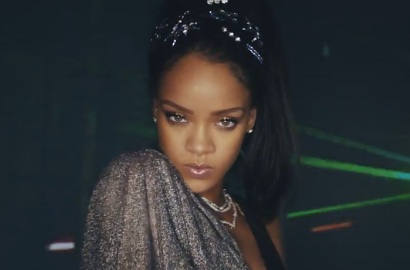 Rihanna Ngedance Asik di MV Calvin Harris 'This Is What You Came For'