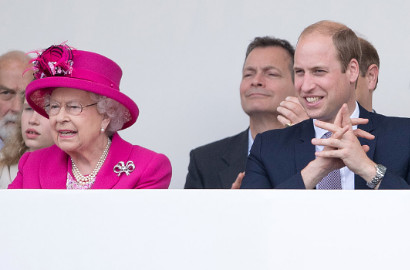 Kocak, Ratu Elizabeth II 'Marahi' Pangeran William di Depan Ribuan Warga Inggris