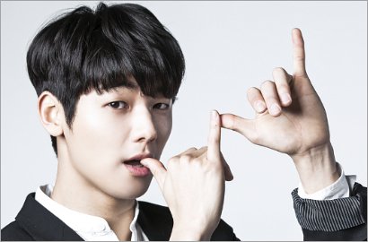 Sebut 'Entertainer' Berkesan, Kang Min Hyuk Tak Rela Pisah dengan Ji Sung cs