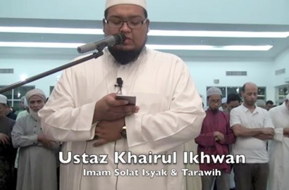 Bikin Geger, Ini Penjelasan Video Imam Baca Alquran Lewat Ponsel Saat Pimpin Salat