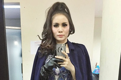 Curhat Panjang, Momo Geisha Bikin Baper Foto 'Mesra' Sama Cowok Ganteng