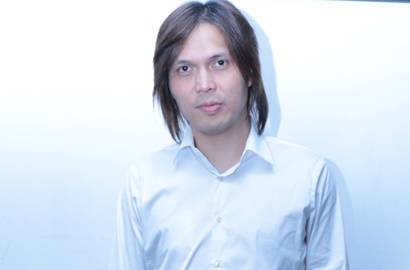 Once Mekel Beberkan Cerita Unik di Balik Rekaman Single 'Abadi Untukmu'