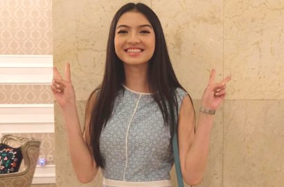 Aduh, Raline Shah Dililit Ular Python 'Raksasa'