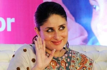 Ketahuan Pakai Cincin di Jari Manis, Putri Tiri Kareena Kapoor Sudah Tunangan?