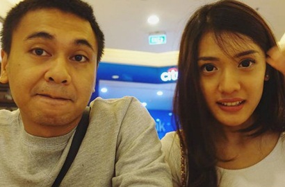 Dikabarkan Tunangan Gara-Gara Foto Pakai Cincin, Ini Respon Raditya Dika