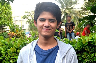 Aliando Tampil Macho Pakai Anting, Netter Langsung Baper