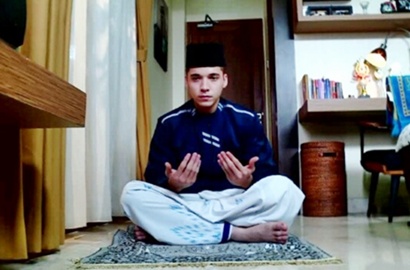 Beradegan Salat di 'Anak Jalanan', Steven William Tuai Kontroversi