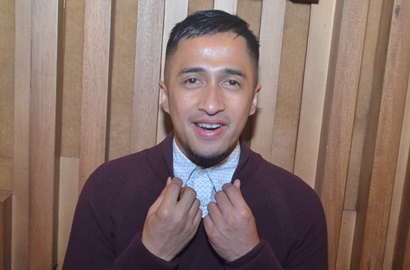 Kocaknya Gaya Parodi Irfan Hakim Jadi Valak 'The Conjuring 2'