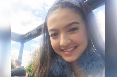 Ajak Foto Bareng, Raline Shah Bikin Tegang Penjaga Keraton