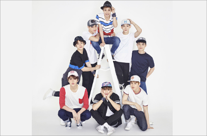 Tanpa Lay, Intip Kecenya EXO Jadi Model Produk Hat's On