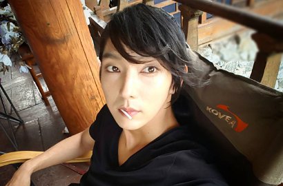 Selfie Ganteng Saat Syuting 'Scarlet Heart Ryeo', Lee Jun Ki Disebut Mirip Vampir