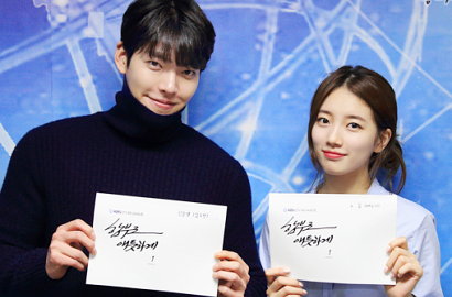 Jelang Tayang, Intip Suzy-Woo Bin Unyu Baca Naskah 'Uncontrollably Fond'