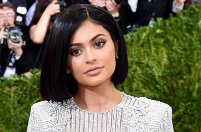 Pamer Video Celana Basah di Instagram, Kylie Jenner Ngompol?