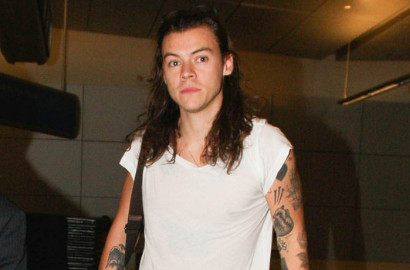 Gabung Perusahaan Rekaman, Harry Styles 1D Siap Debut Solo?
