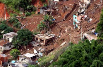 Foto Selfie di Lokasi Bencana, Para Polwan Ini Dikecam Netter