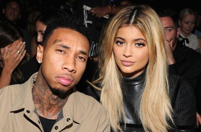 Kylie Jenner Ketahuan Tag Tyga dalam Foto Seksi Dirinya di Instagram, Balikan?