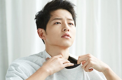 Bukan Abs, Ternyata Bagian Tubuh Ini yang Bikin Song Joong Ki Percaya Diri