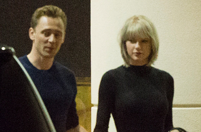 Makin Serius, Taylor Swift Liburan di Pantai Bareng Keluarga Besar Tom Hiddleston