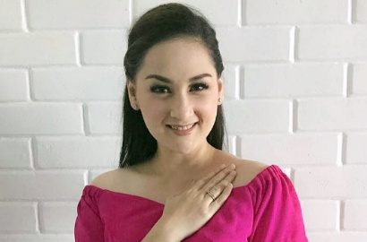 Tekuni Ilmu Parenting, Mona Ratuliu Akui Hampir Ditinggal Minggat Sang Putri