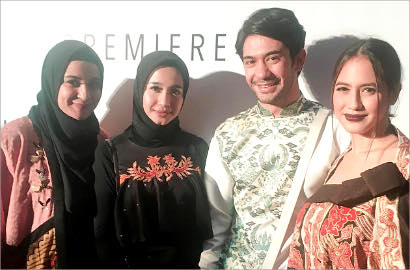 Kompak Pakai Batik, Begini Cantiknya Laudya Cynthia Bella dan Pevita Pearce