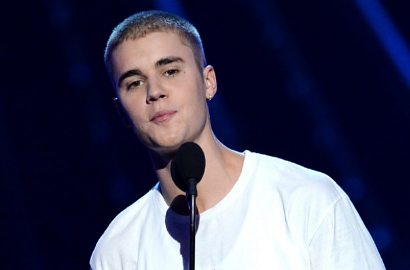 Kerennya Justin Bieber Cover Lagu Taylor Swift Pake Gitar di Snapchat