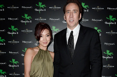 Ceraikan Istri Koreanya, Nicolas Cage Kepergok Cium Gadis Berkimono