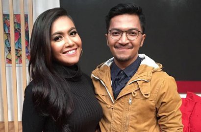 Ihsan Tarore Nangis Karena Ini Saat Didampingi Denada di Acara TV