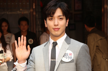 Yong Hwa Pamer Kemampuan Bahasa Asing Saat Syuting 'Emperors Cook Up a Storm'