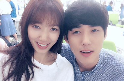 Park Shin Hye Selfie Bareng Baek Sung Hyun, Netter Kenang 'Stairway to Heaven'