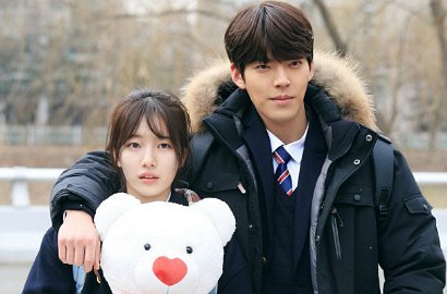 Dipeluk Woo Bin dari Belakang, Suzy Malah Bengong di 'Uncontrollably Fond'