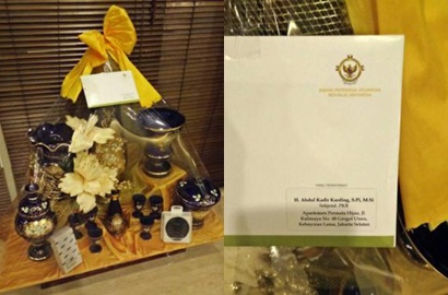 Publik Heboh, Anggota DPR Dapat Parsel Smartphone Berlogo BPK