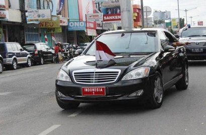 Masuk Gang Sempit, Mobil Presiden Jokowi Bikin Heboh Warga
