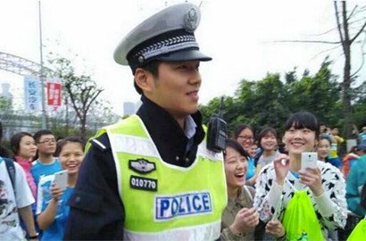 Foto Para Polisi Ganteng Tiongkok Ini Buat Netter Heboh