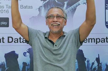 Bangga Bawakan Soundtrack 'Sabtu Bersama Bapak', Iwan Fals: Ini Gue Banget