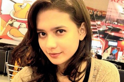 Cantik Berhijab, Mayang Yudittia Sukses Curi Perhatian Fans 'D'Hijabers'