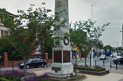Duh, Wanita Ini Diadili Gara-Gara Pipis di Monumen Bersejarah