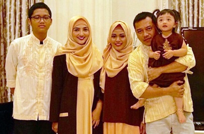 Malam Takbiran, Ashanty Pamer Serunya Naik Odong-Odong Bareng Aurel