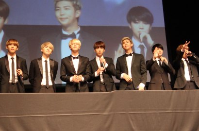 Ketahuan Merokok Dekat Member BTS, Staf BigHit Tuai Kontroversi