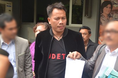 Kasihan, Vicky Prasetyo Nangis Minta Maaf ke Zaskia Gotik