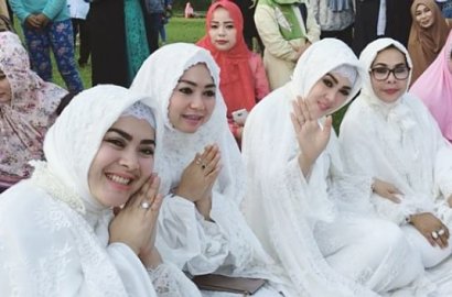 Sedih, Lebaran Bikin Syahrini Rindu Almarhum Papa