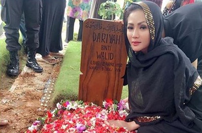 Meninggal ibu dunia amanda Ibunda Amanda Meninggal ibu dunia amanda Ibu Amanda