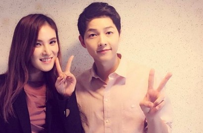 Diberi Hadiah, Wanita Cantik Ini Puji Habis Song Joong Ki